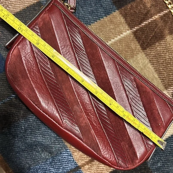 Fossil Red Quilted Leather Shoulder Bag with Gold Chain - Picture 8 of 13